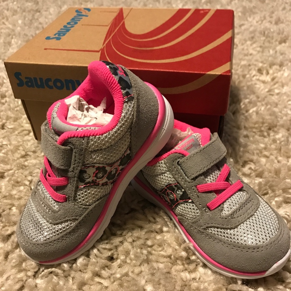 Toddler girl Soucony leopard shoes